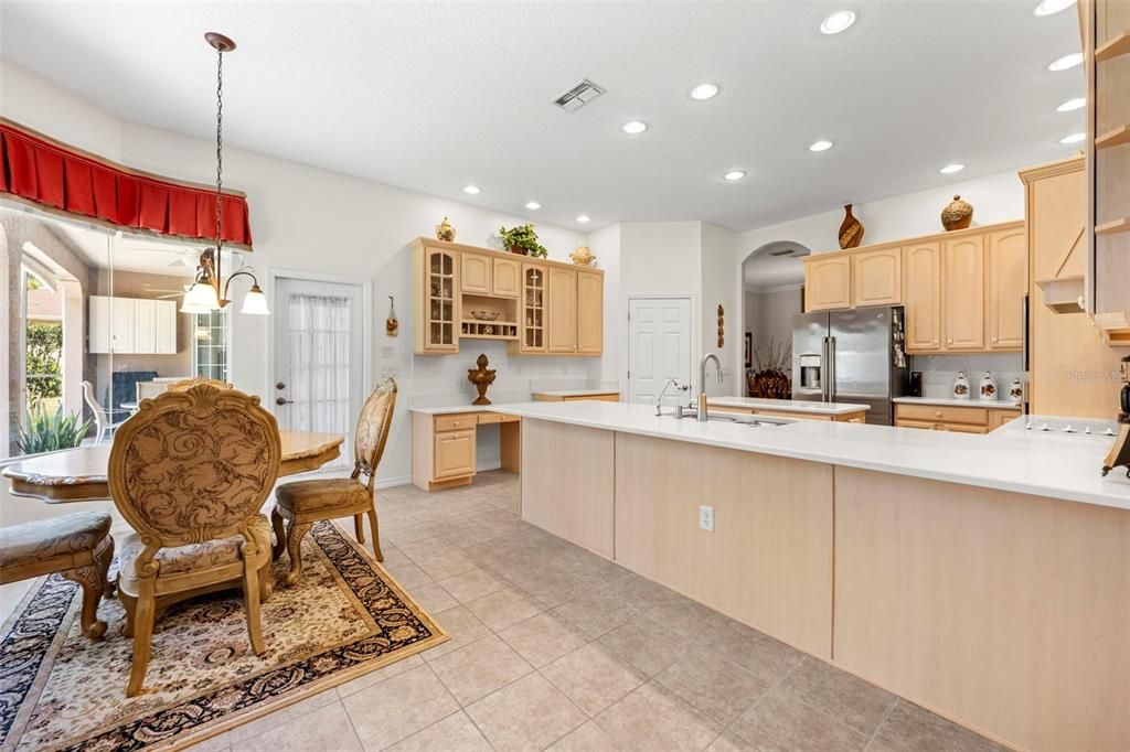 На продажу: $479,900 (3 спален, 2 ванн, 2503 Квадратных фут)