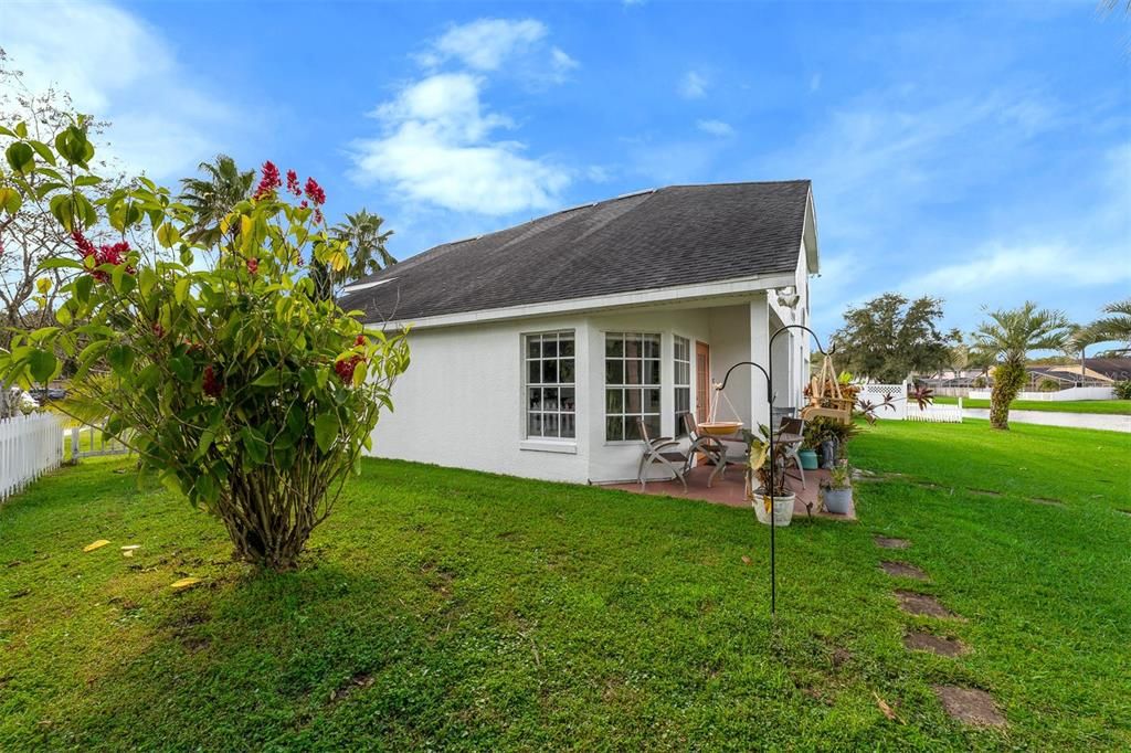 For Sale: $429,000 (3 beds, 2 baths, 1965 Square Feet)