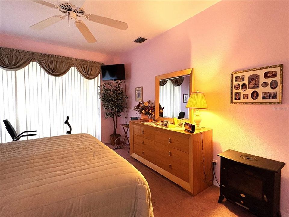 For Sale: $430,000 (3 beds, 2 baths, 2047 Square Feet)