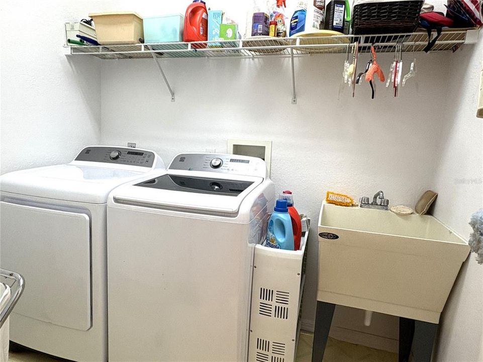 For Sale: $430,000 (3 beds, 2 baths, 2047 Square Feet)