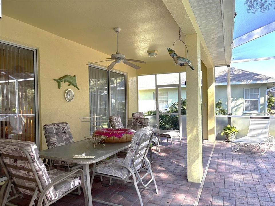 For Sale: $430,000 (3 beds, 2 baths, 2047 Square Feet)