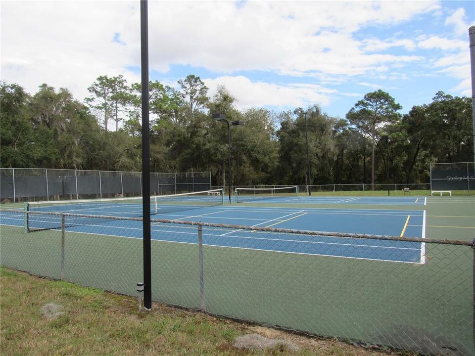 For Sale: $430,000 (3 beds, 2 baths, 2047 Square Feet)