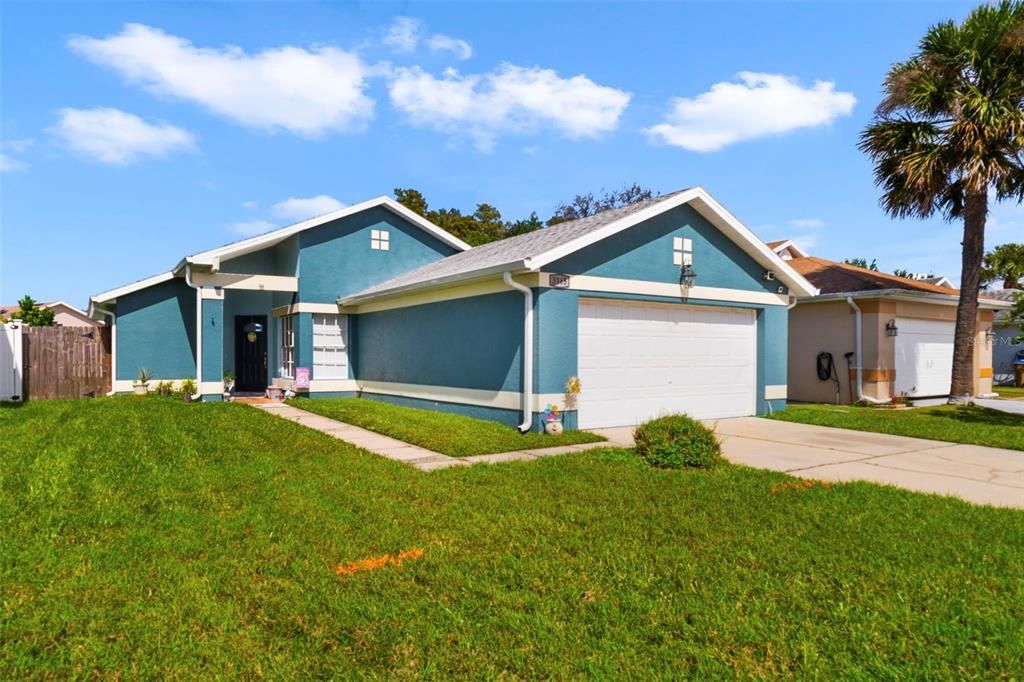 For Sale: $350,000 (3 beds, 2 baths, 1155 Square Feet)