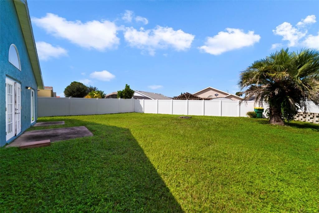 For Sale: $350,000 (3 beds, 2 baths, 1155 Square Feet)