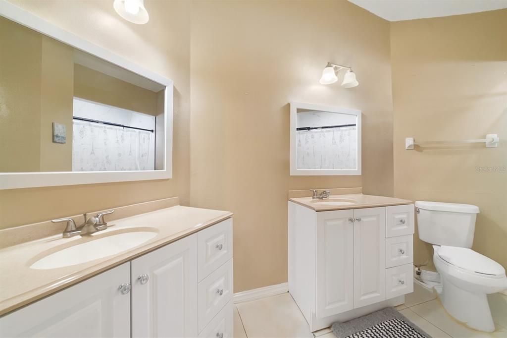 For Sale: $350,000 (3 beds, 2 baths, 1155 Square Feet)