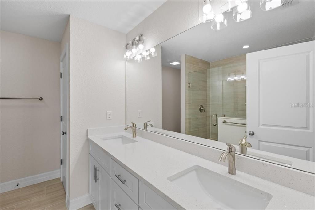 На продажу: $284,900 (3 спален, 3 ванн, 1491 Квадратных фут)