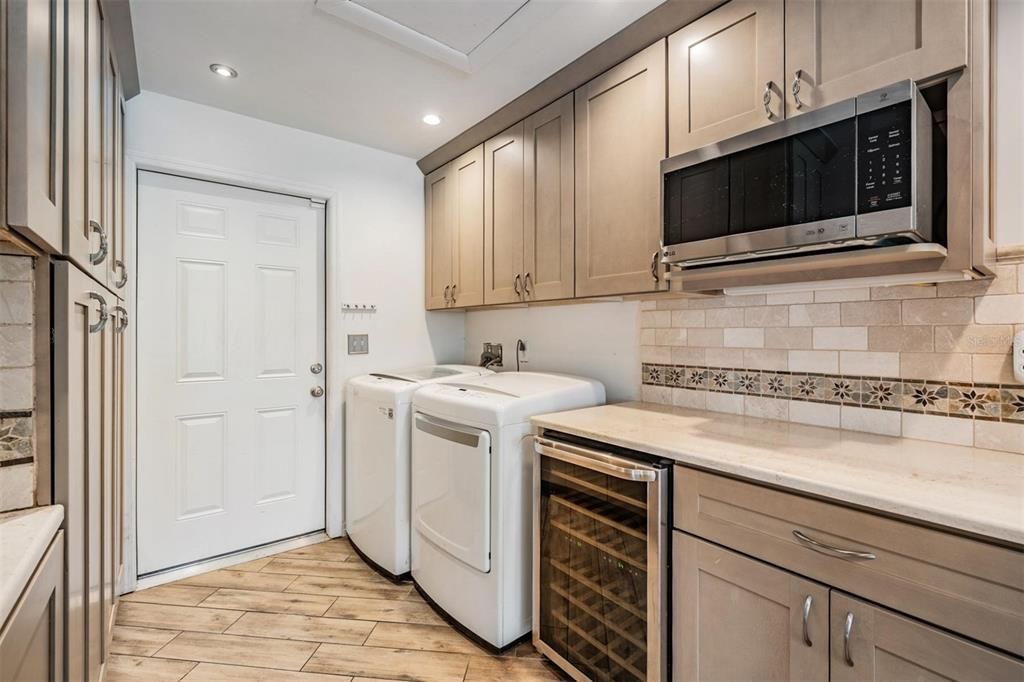 Под контрактом: $750,000 (3 спален, 2 ванн, 2110 Квадратных фут)