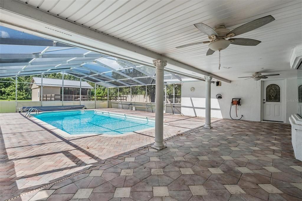 Под контрактом: $750,000 (3 спален, 2 ванн, 2110 Квадратных фут)