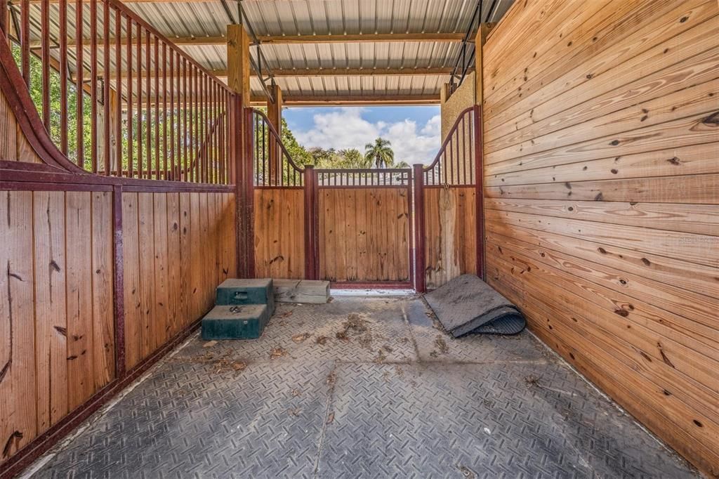 Под контрактом: $750,000 (3 спален, 2 ванн, 2110 Квадратных фут)