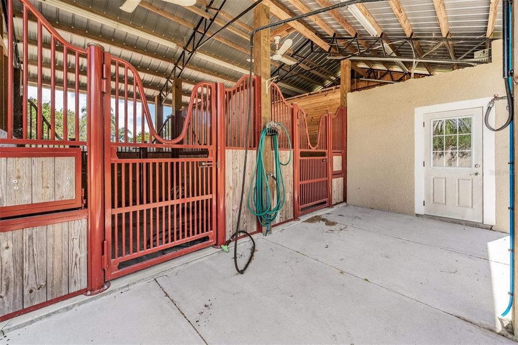 Под контрактом: $750,000 (3 спален, 2 ванн, 2110 Квадратных фут)