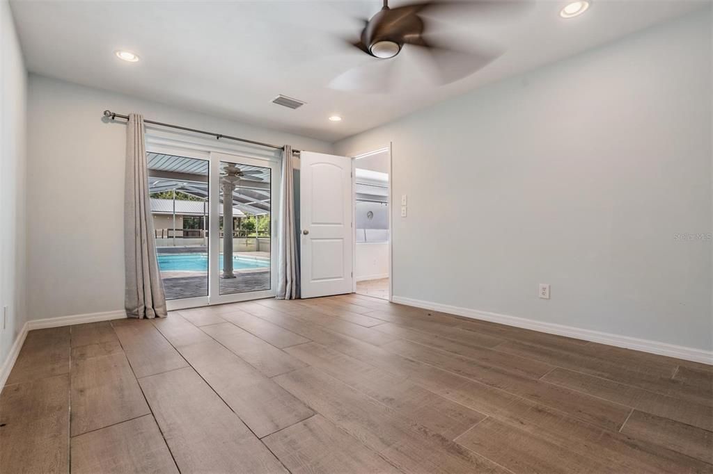 Под контрактом: $750,000 (3 спален, 2 ванн, 2110 Квадратных фут)