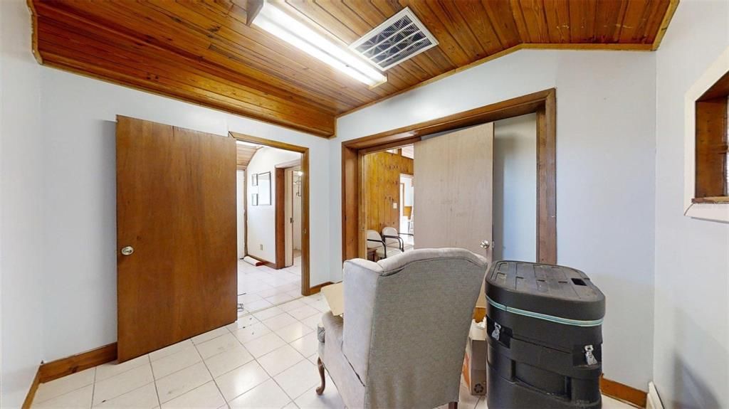 For Sale: $700,000 (0 beds, 0 baths, 3877 Square Feet)