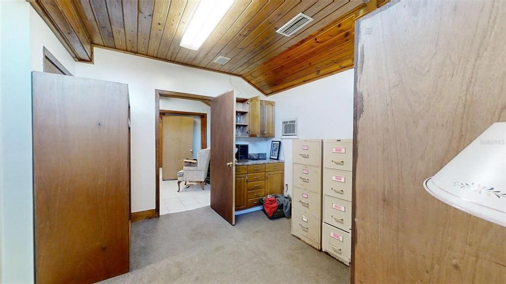 For Sale: $700,000 (0 beds, 0 baths, 3877 Square Feet)