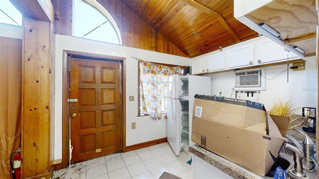 For Sale: $700,000 (0 beds, 0 baths, 3877 Square Feet)