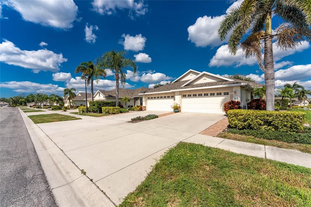 На продажу: $320,000 (2 спален, 2 ванн, 1501 Квадратных фут)