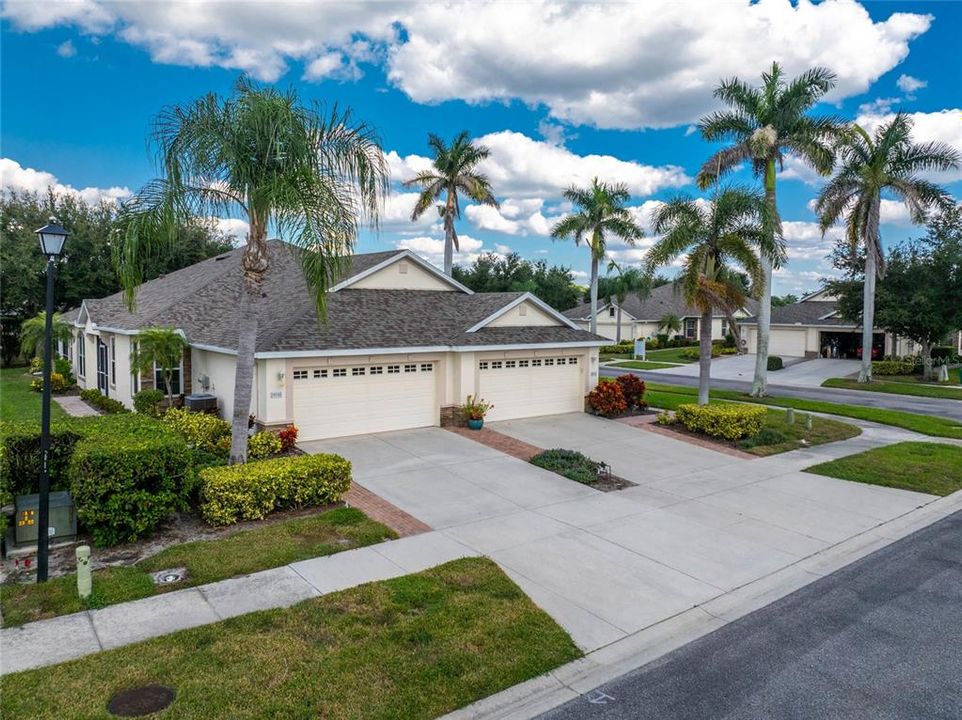 На продажу: $320,000 (2 спален, 2 ванн, 1501 Квадратных фут)