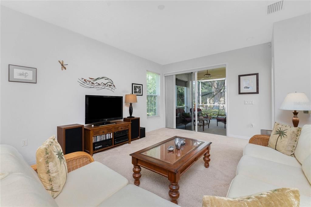 На продажу: $320,000 (2 спален, 2 ванн, 1501 Квадратных фут)