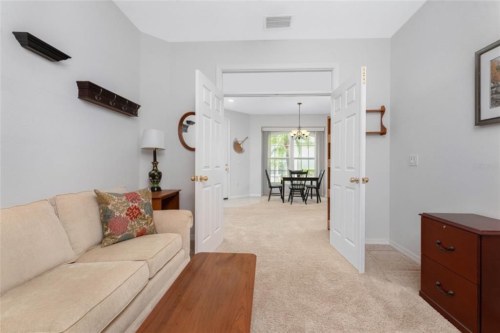 На продажу: $320,000 (2 спален, 2 ванн, 1501 Квадратных фут)