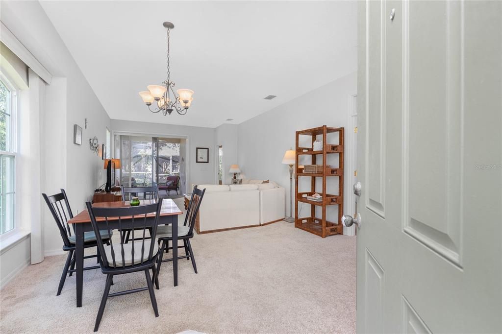 На продажу: $320,000 (2 спален, 2 ванн, 1501 Квадратных фут)