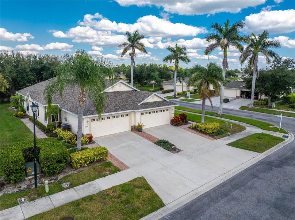 На продажу: $320,000 (2 спален, 2 ванн, 1501 Квадратных фут)