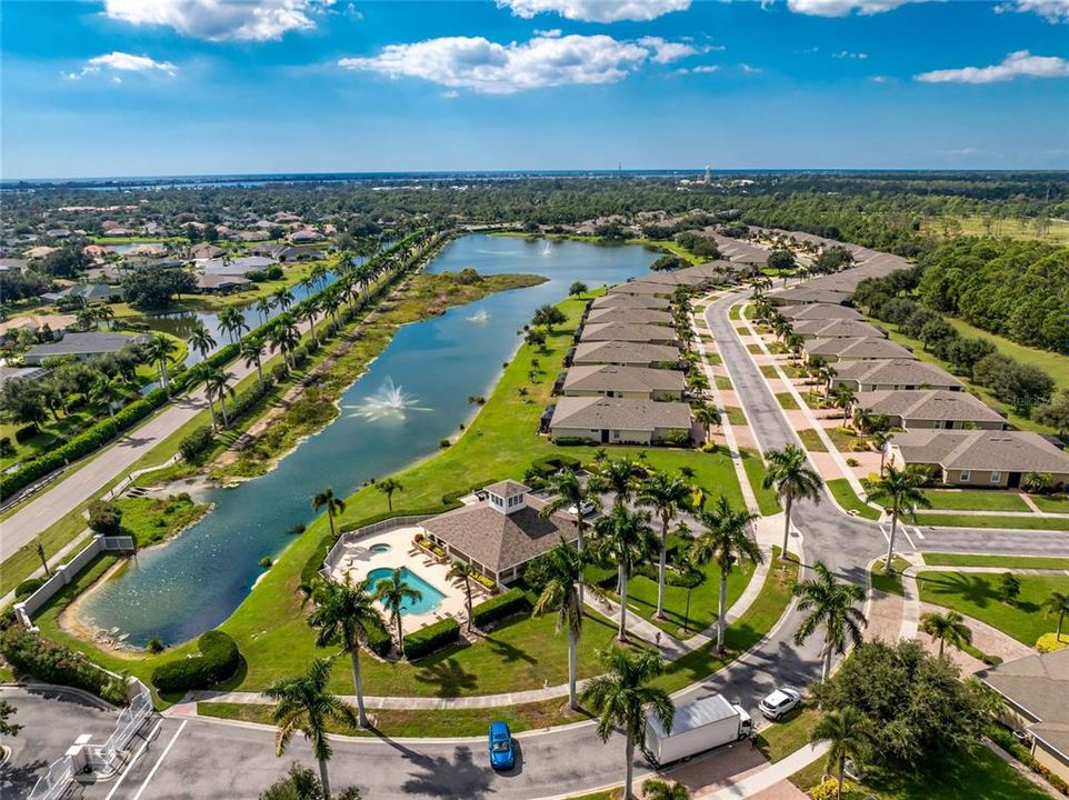 На продажу: $320,000 (2 спален, 2 ванн, 1501 Квадратных фут)