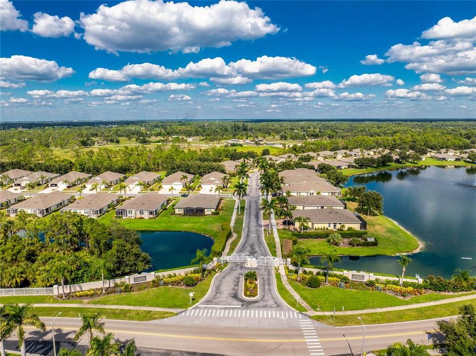 На продажу: $320,000 (2 спален, 2 ванн, 1501 Квадратных фут)