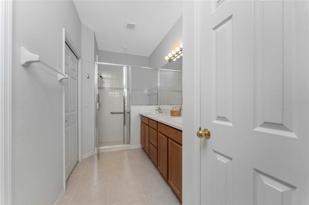 На продажу: $320,000 (2 спален, 2 ванн, 1501 Квадратных фут)