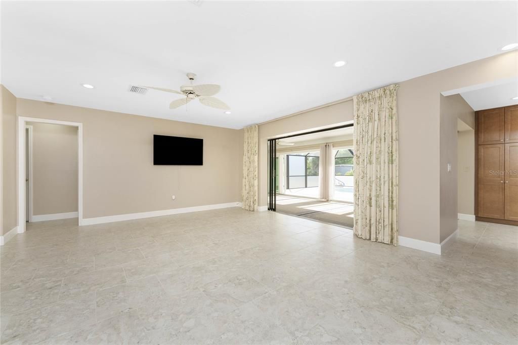 For Sale: $495,000 (3 beds, 2 baths, 1750 Square Feet)