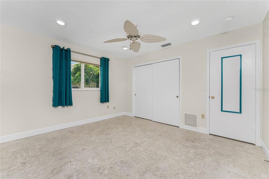 For Sale: $495,000 (3 beds, 2 baths, 1750 Square Feet)