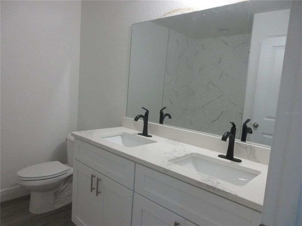 待售: $219,900 (3 贝兹, 2 浴室, 1231 平方英尺)