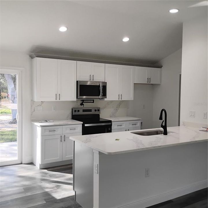 待售: $219,900 (3 贝兹, 2 浴室, 1231 平方英尺)