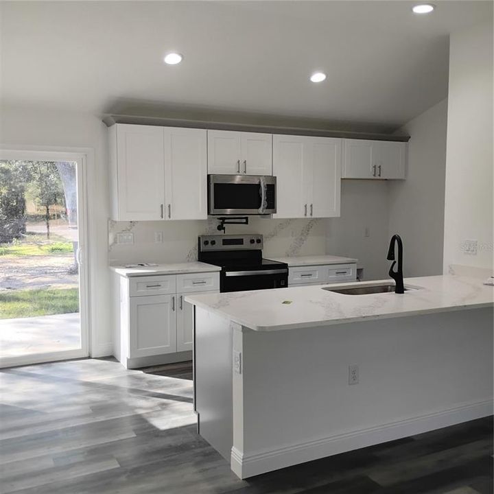 待售: $219,900 (3 贝兹, 2 浴室, 1231 平方英尺)