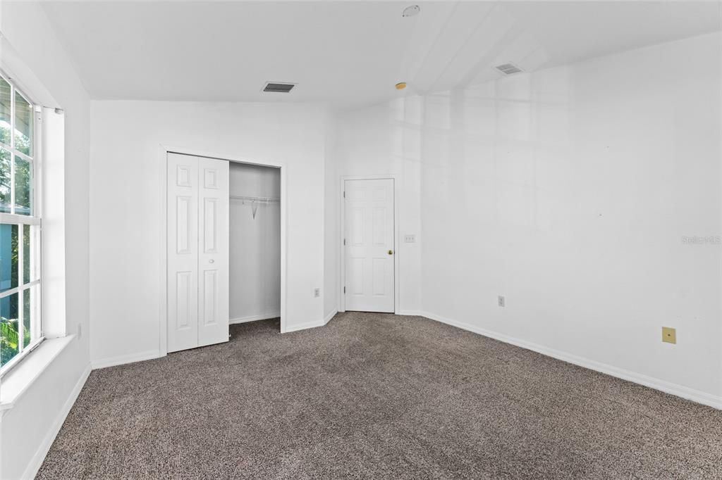 For Sale: $180,000 (2 beds, 2 baths, 1176 Square Feet)