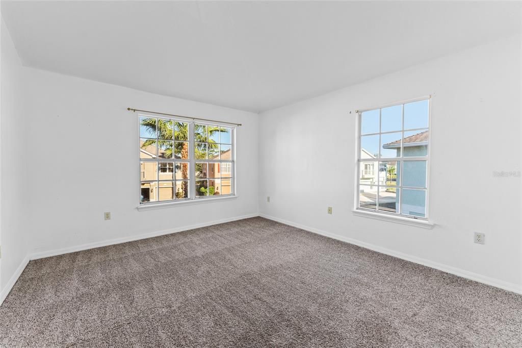 For Sale: $180,000 (2 beds, 2 baths, 1176 Square Feet)