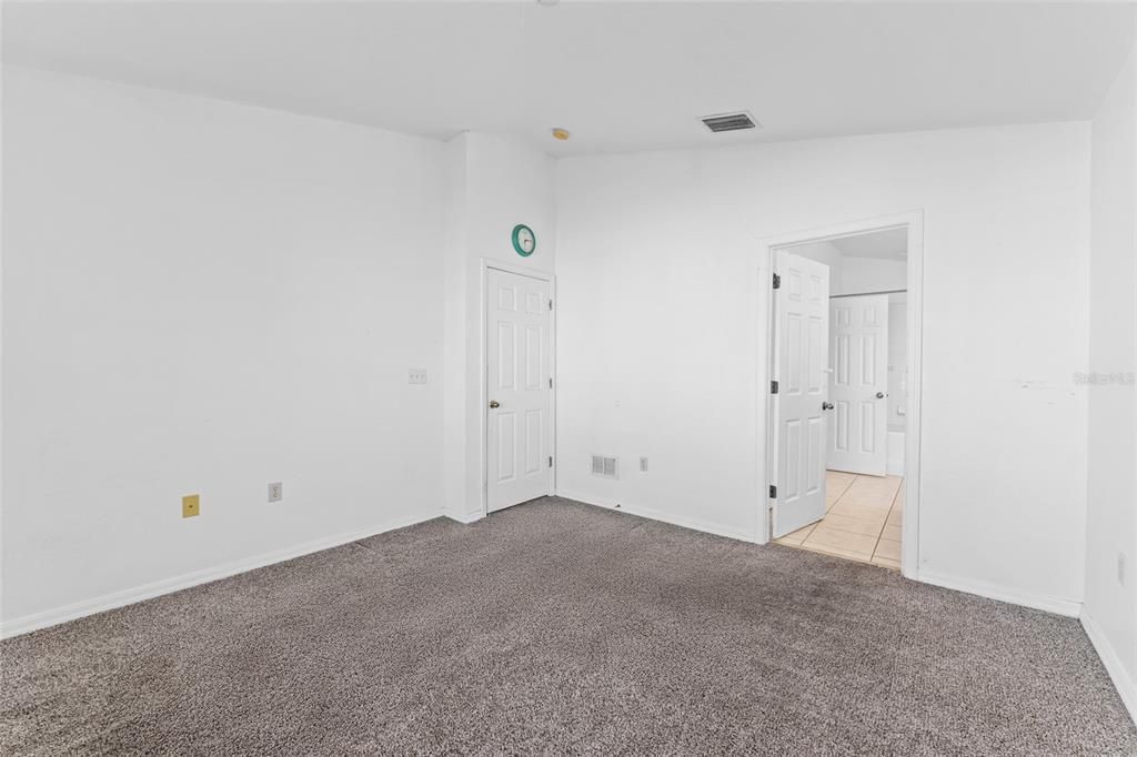 For Sale: $180,000 (2 beds, 2 baths, 1176 Square Feet)