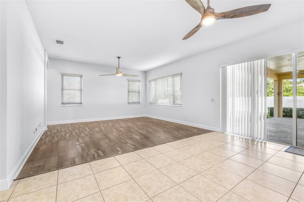 Active With Contract: $574,999 (4 beds, 3 baths, 2934 Square Feet)