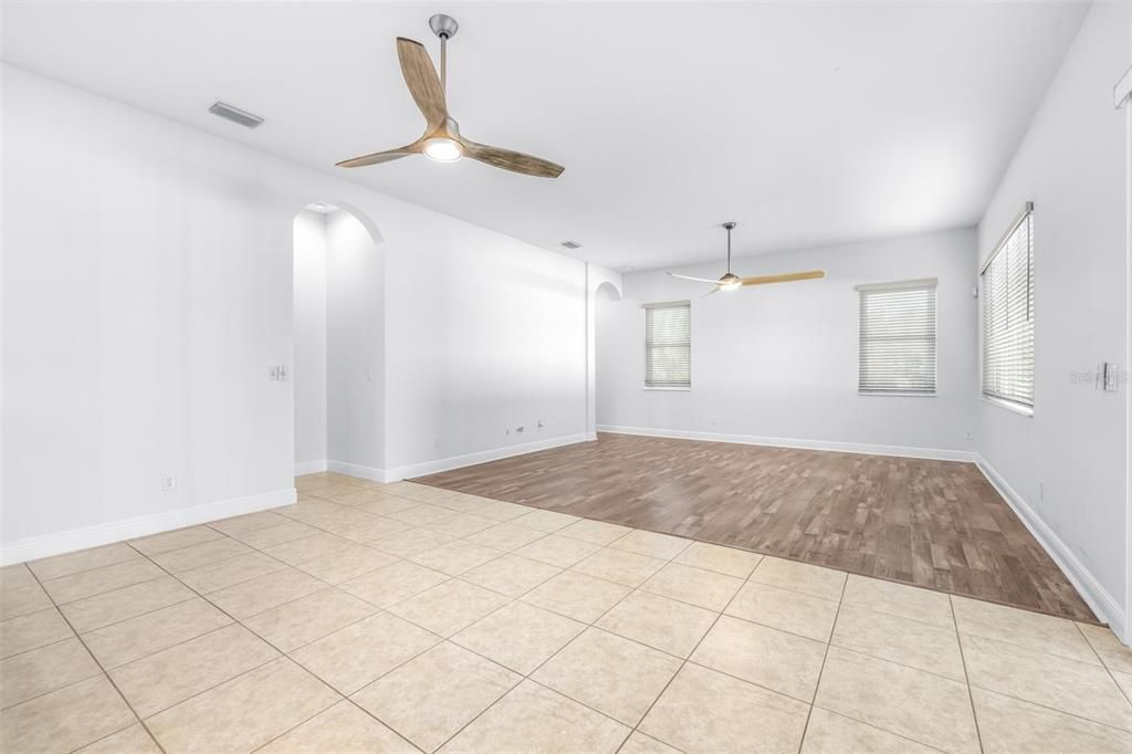 Active With Contract: $574,999 (4 beds, 3 baths, 2934 Square Feet)