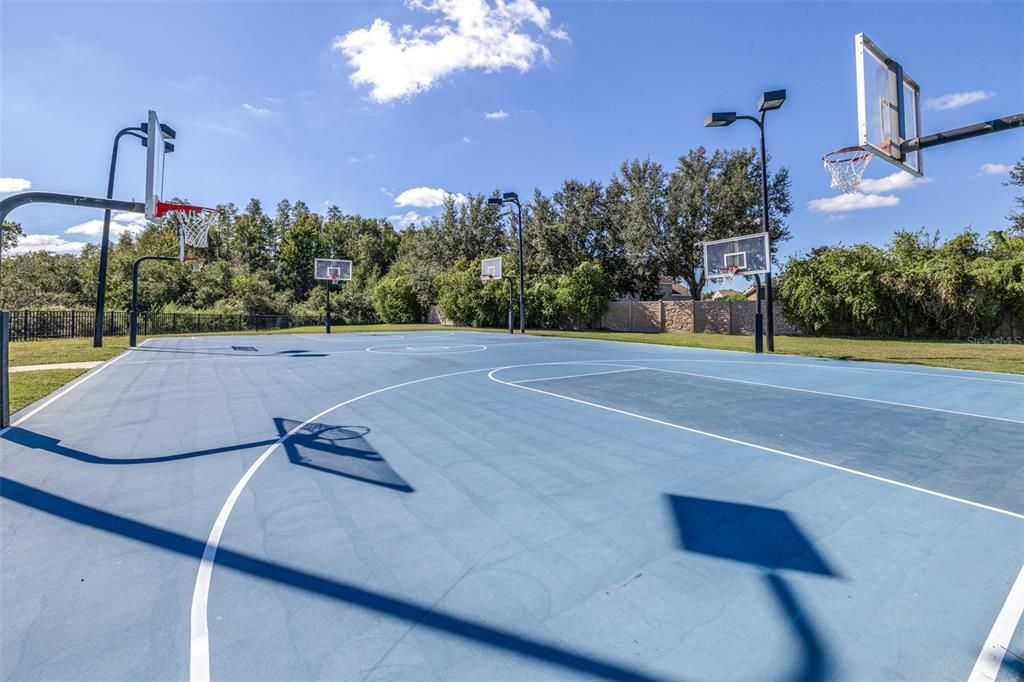 Active With Contract: $574,999 (4 beds, 3 baths, 2934 Square Feet)