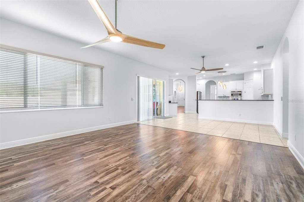 Active With Contract: $574,999 (4 beds, 3 baths, 2934 Square Feet)