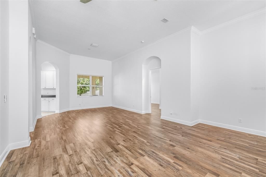 Active With Contract: $574,999 (4 beds, 3 baths, 2934 Square Feet)