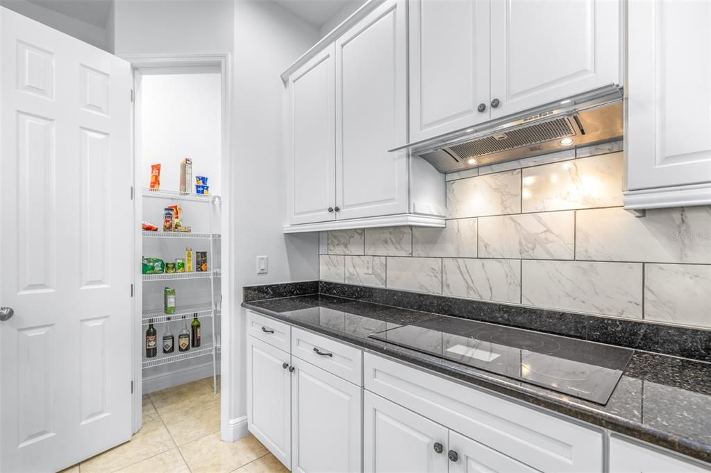 Active With Contract: $574,999 (4 beds, 3 baths, 2934 Square Feet)