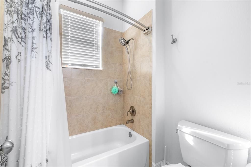 Active With Contract: $574,999 (4 beds, 3 baths, 2934 Square Feet)