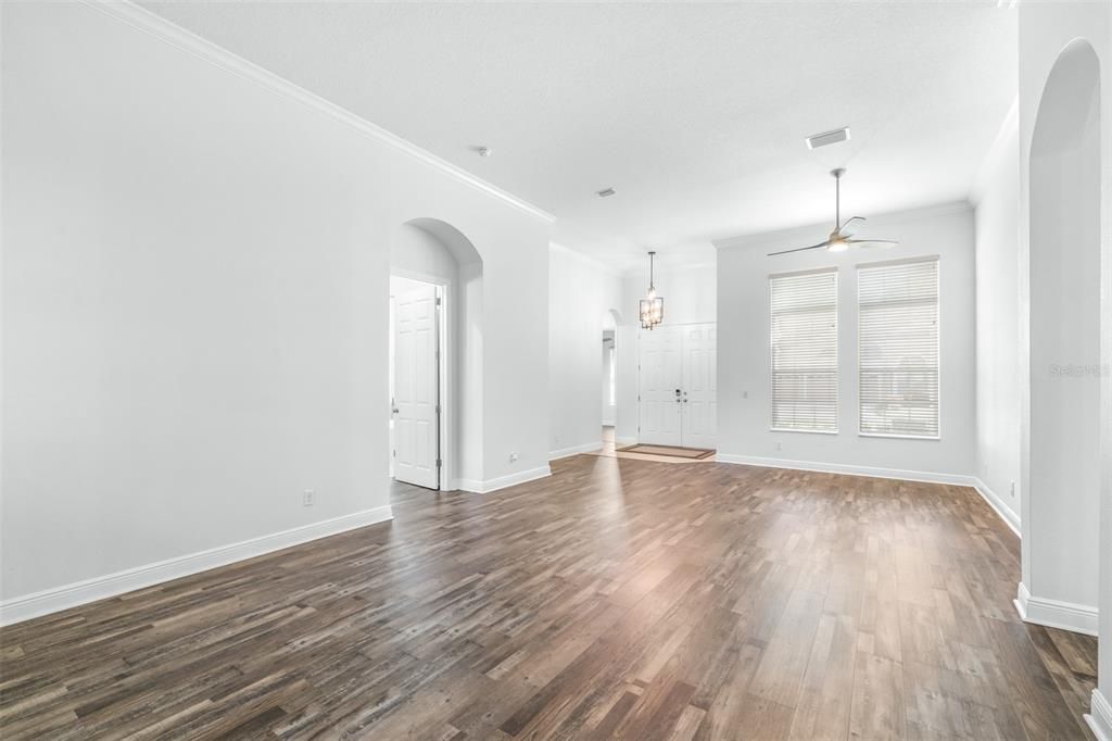 Active With Contract: $574,999 (4 beds, 3 baths, 2934 Square Feet)