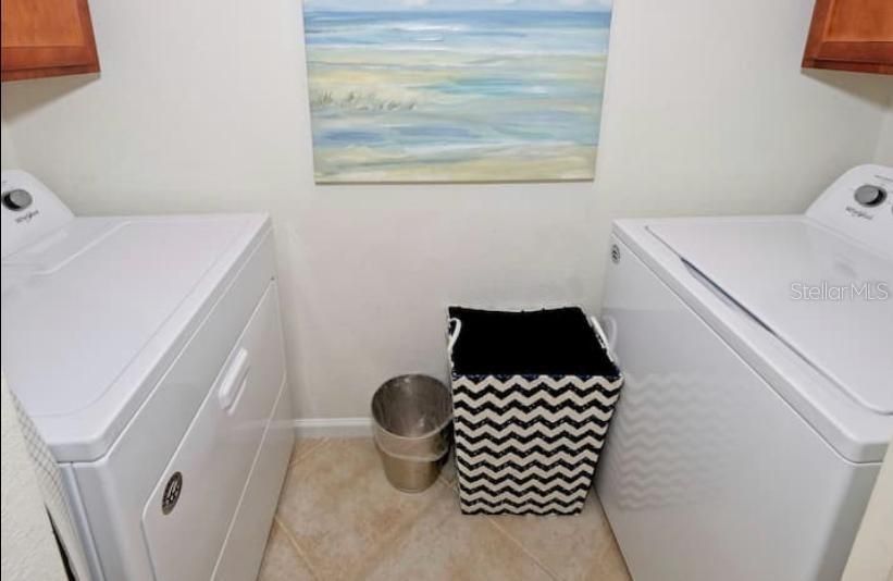 For Sale: $212,000 (2 beds, 1 baths, 873 Square Feet)