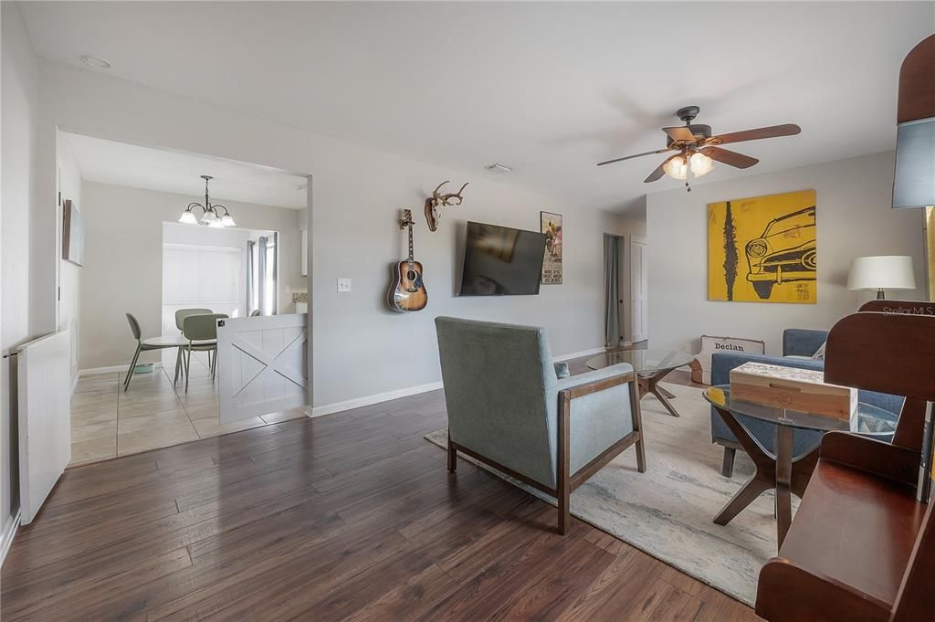 For Sale: $425,000 (3 beds, 2 baths, 1390 Square Feet)