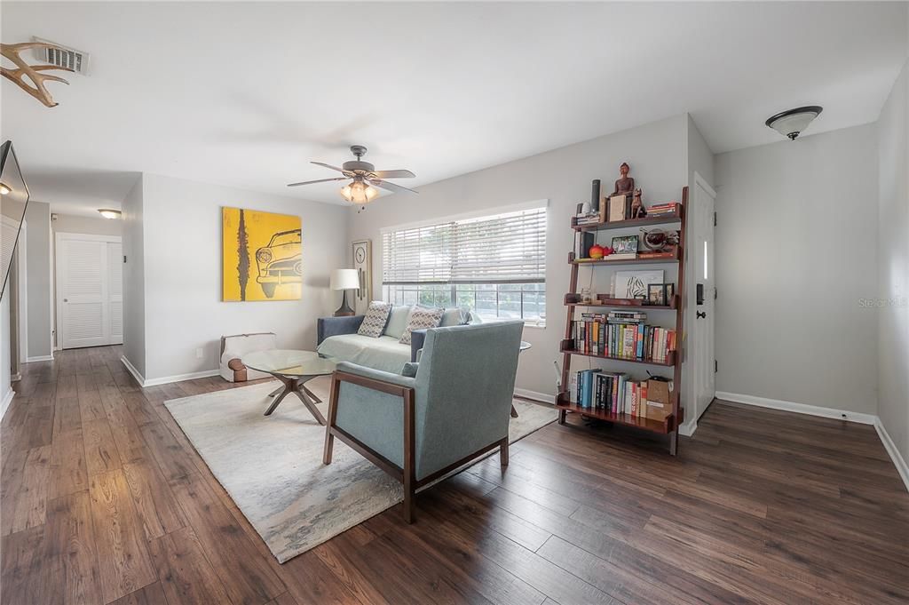For Sale: $425,000 (3 beds, 2 baths, 1390 Square Feet)