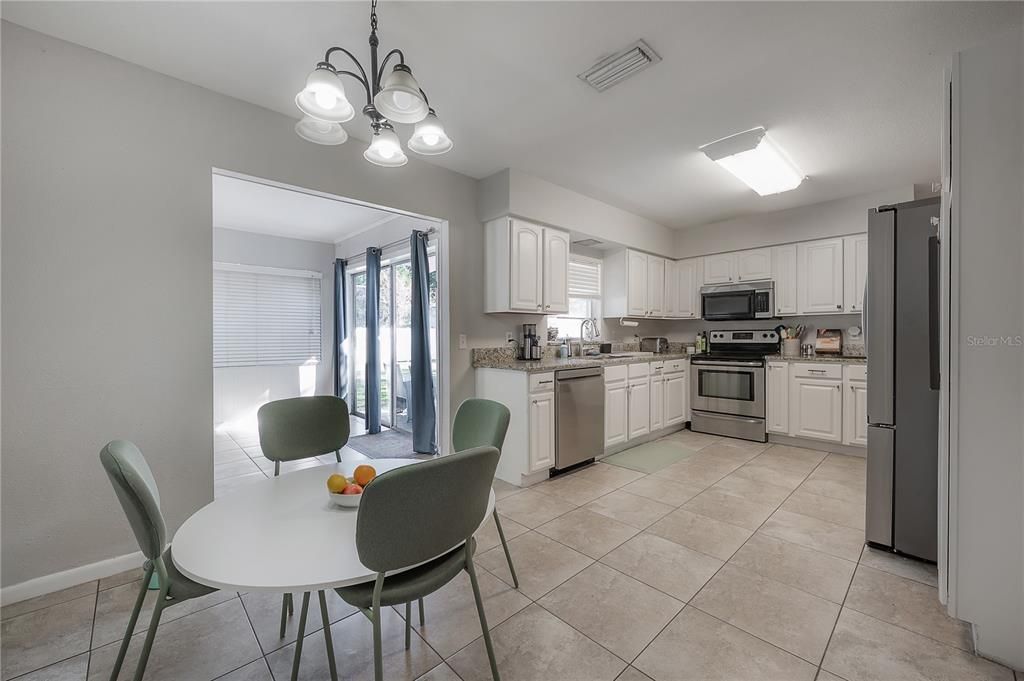 For Sale: $425,000 (3 beds, 2 baths, 1390 Square Feet)