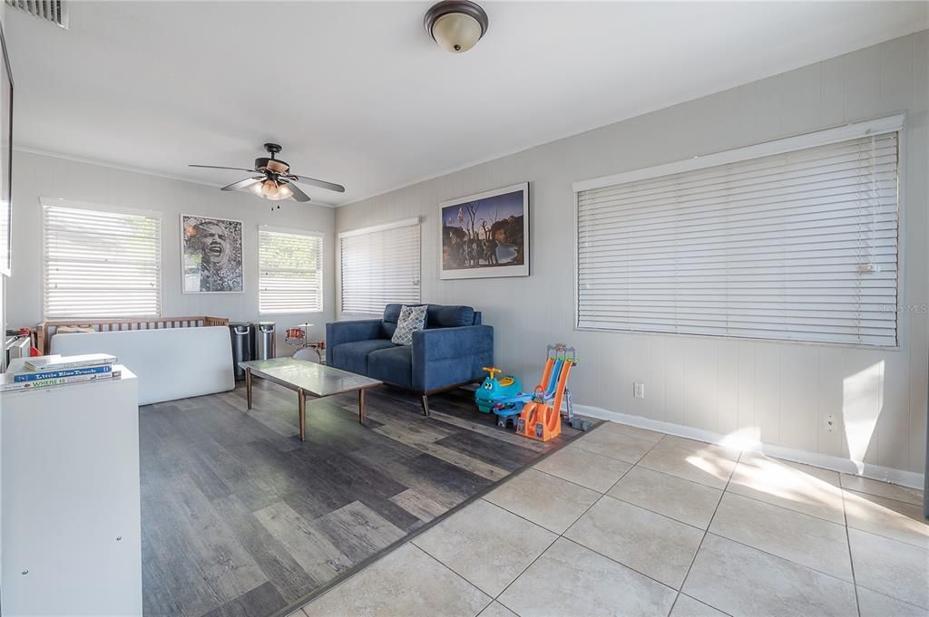 For Sale: $425,000 (3 beds, 2 baths, 1390 Square Feet)