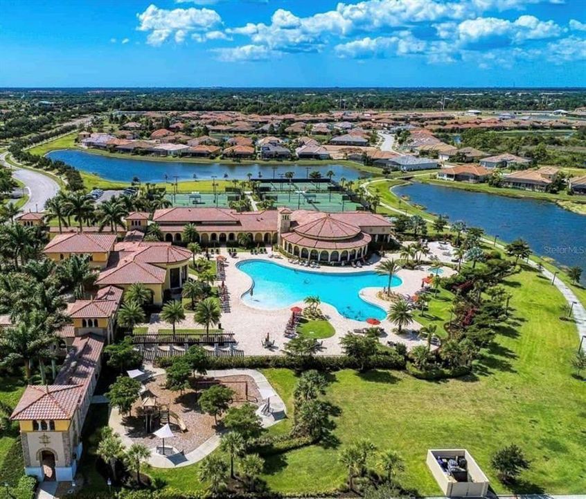 En Renta: $4,445 (4 camas, 2 baños, 2365 Pies cuadrados)