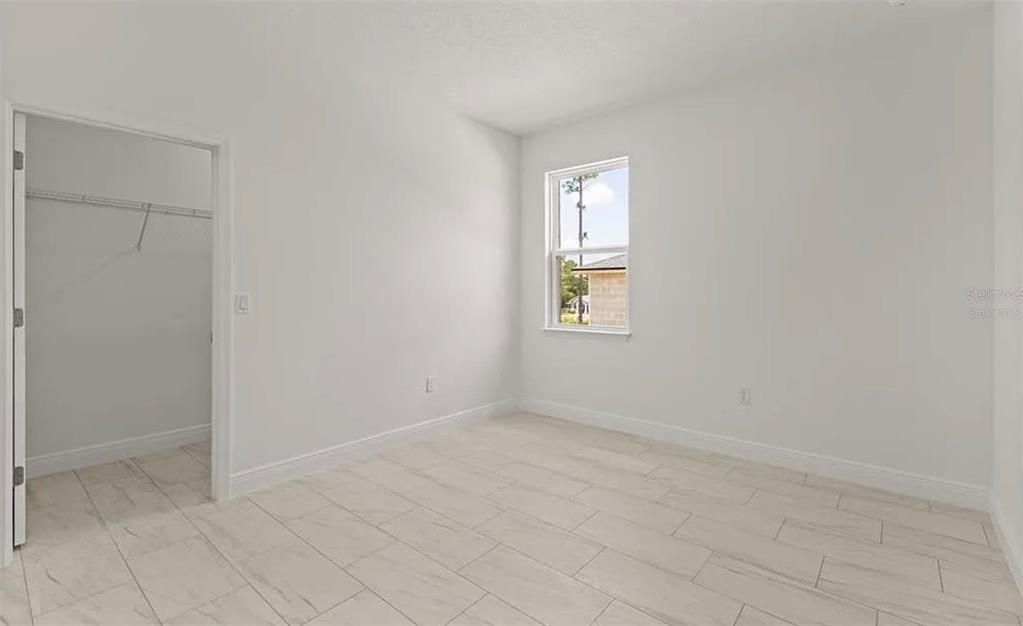 В аренду: $1,950 (4 спален, 3 ванн, 1827 Квадратных фут)